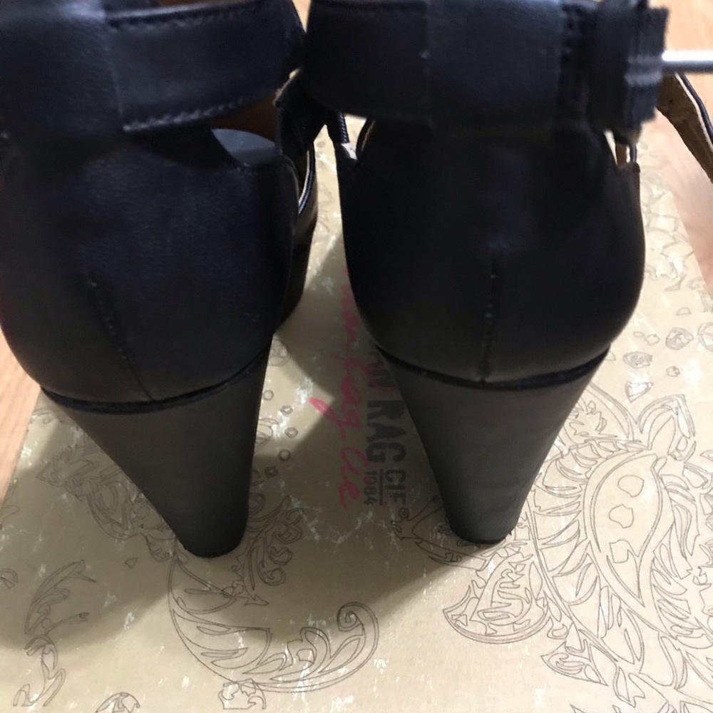 American Rag sandals - Picture 5 of 7